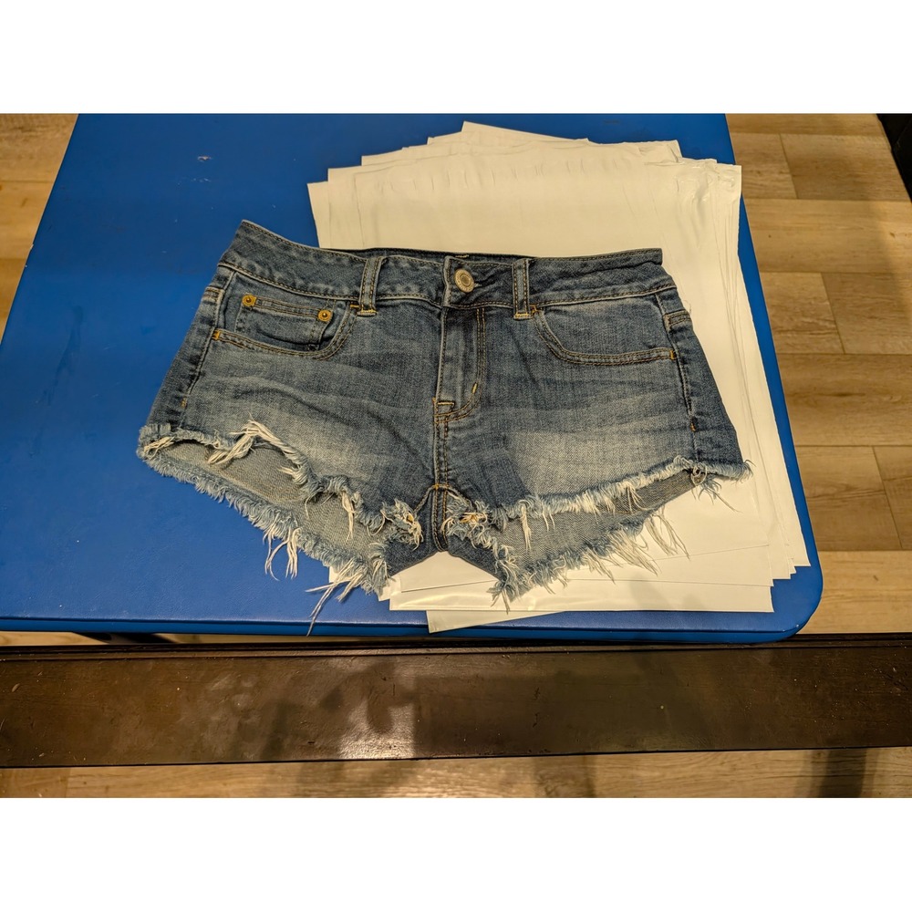 American Eagle Outfitters Stretch Denim Cut Off Shorts Medium Wash Size 00 3787